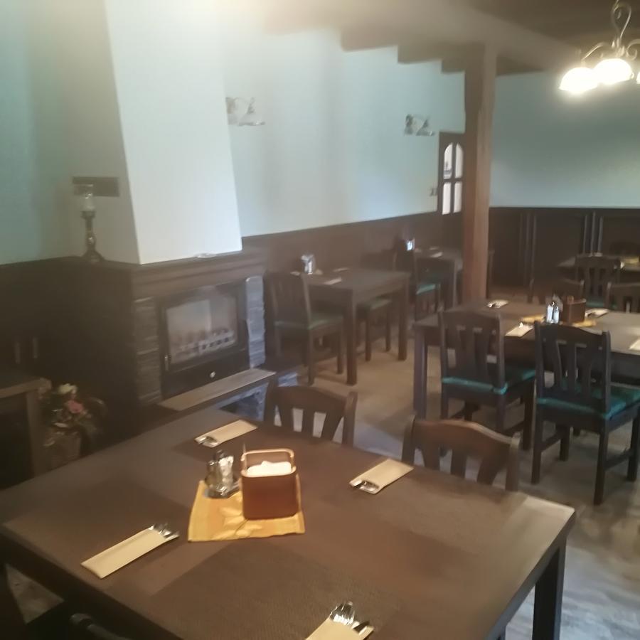 Penzion A Restauracia Hanisberg Krupina エクステリア 写真