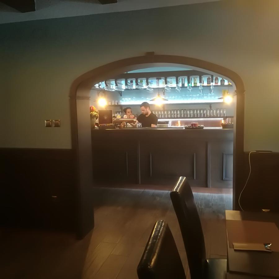 Penzion A Restauracia Hanisberg Krupina エクステリア 写真
