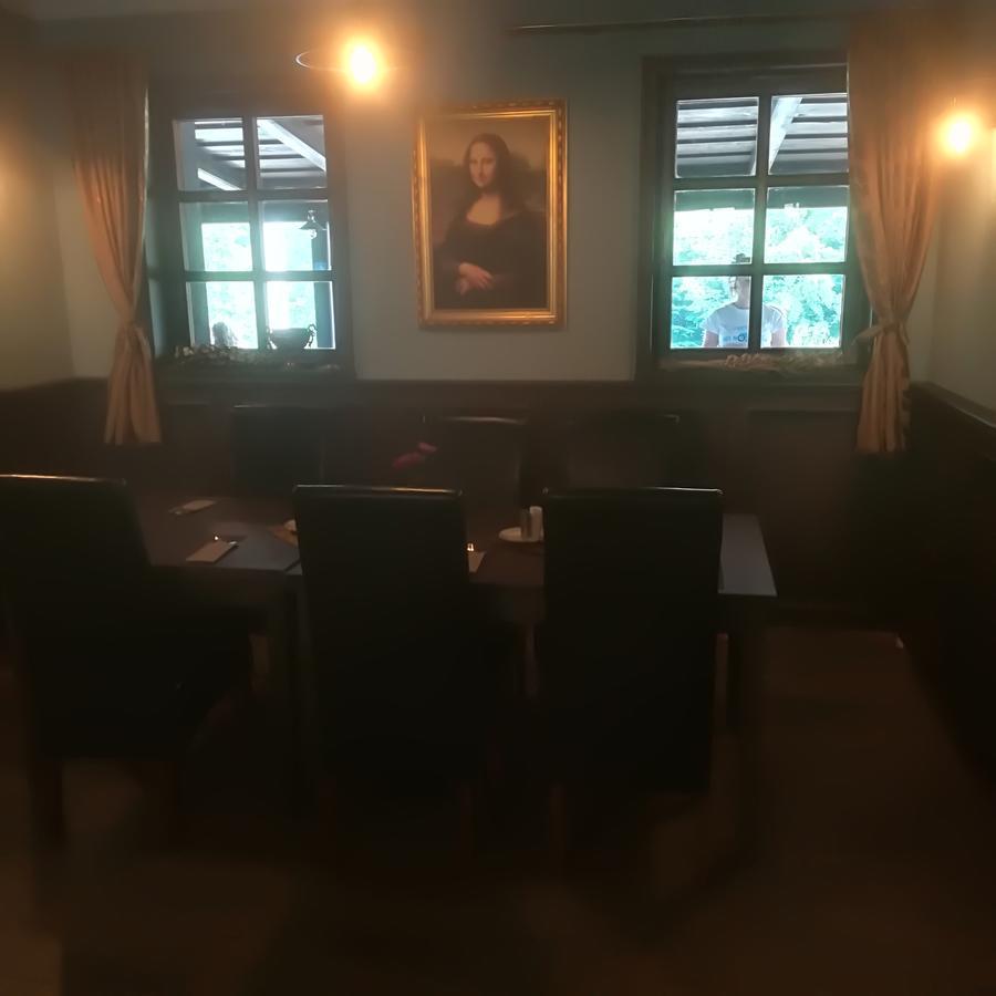 Penzion A Restauracia Hanisberg Krupina エクステリア 写真