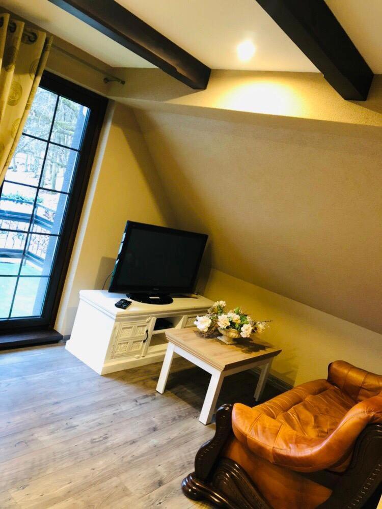 Penzion A Restauracia Hanisberg Krupina エクステリア 写真