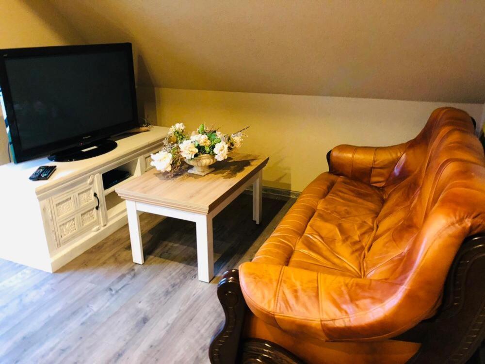 Penzion A Restauracia Hanisberg Krupina エクステリア 写真