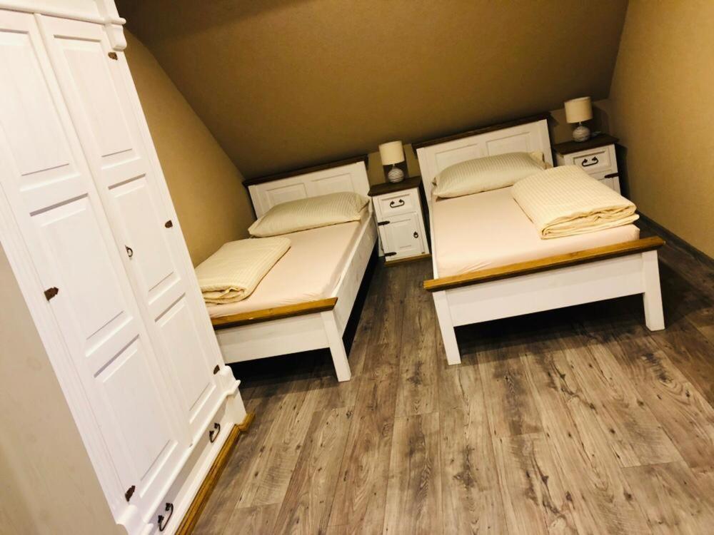 Penzion A Restauracia Hanisberg Krupina エクステリア 写真