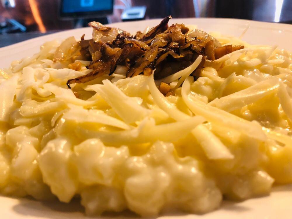 Penzion A Restauracia Hanisberg Krupina エクステリア 写真