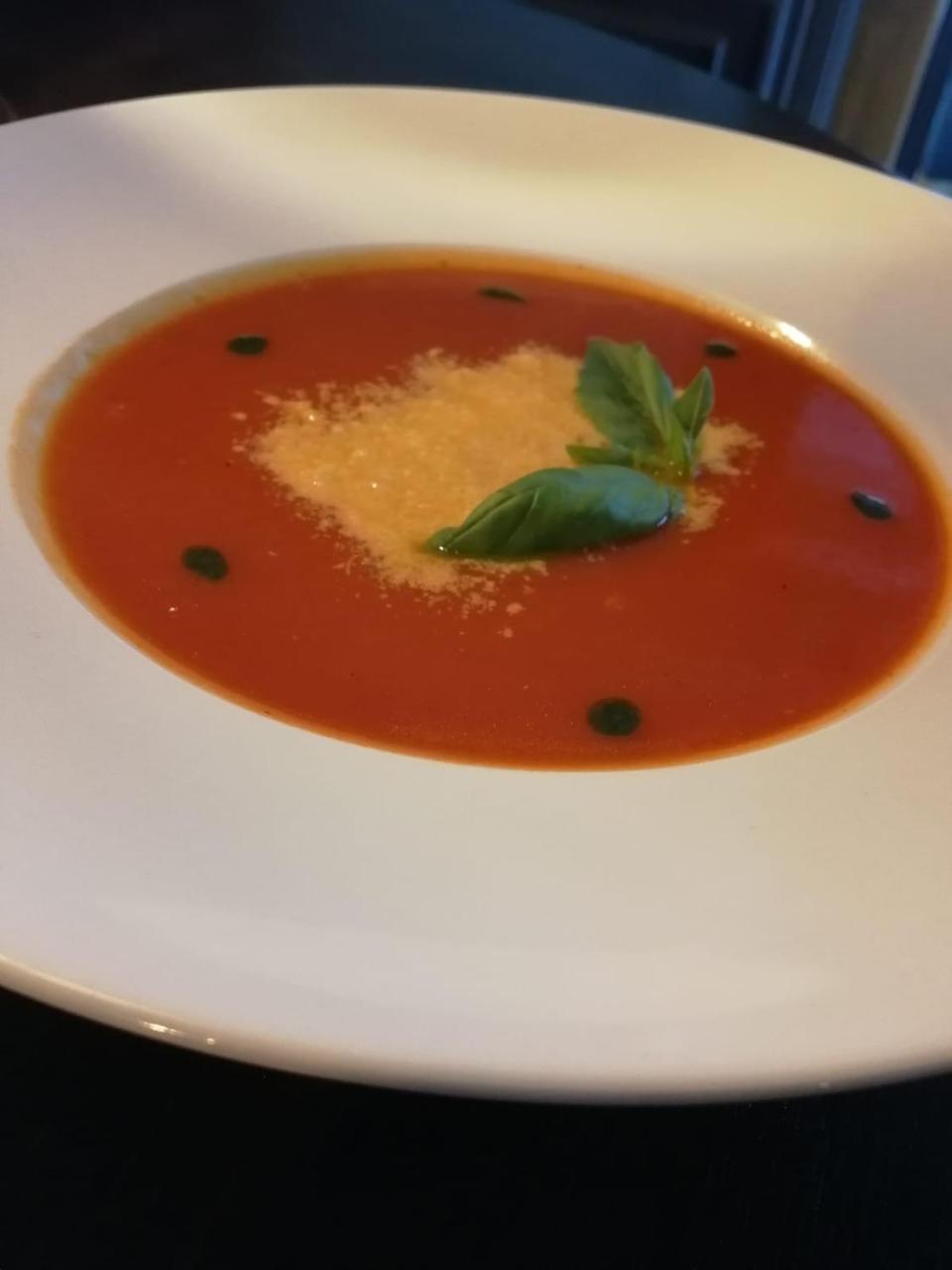 Penzion A Restauracia Hanisberg Krupina エクステリア 写真