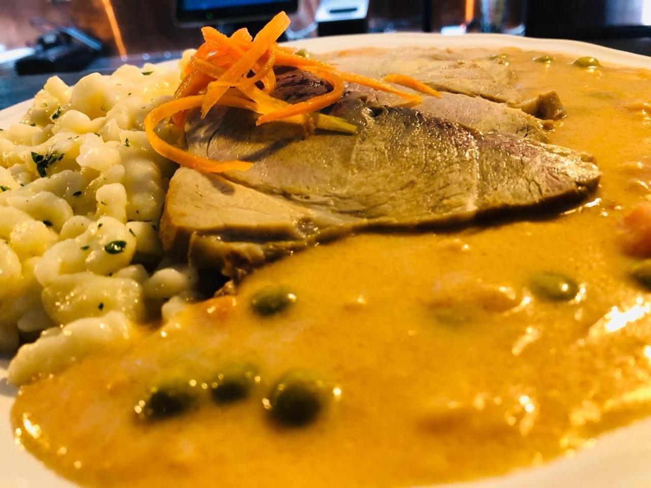 Penzion A Restauracia Hanisberg Krupina エクステリア 写真