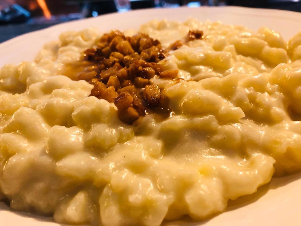 Penzion A Restauracia Hanisberg Krupina エクステリア 写真