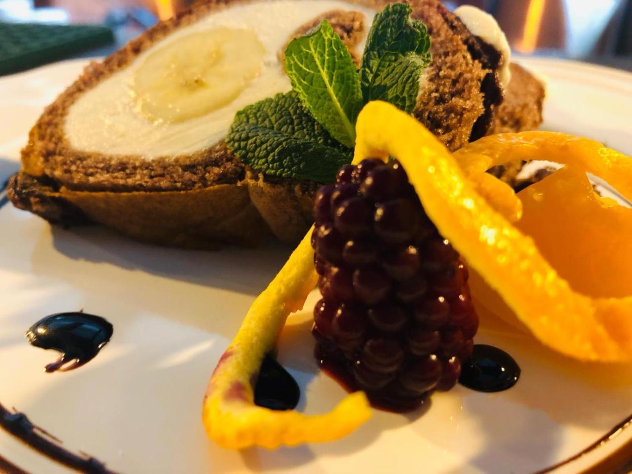 Penzion A Restauracia Hanisberg Krupina エクステリア 写真