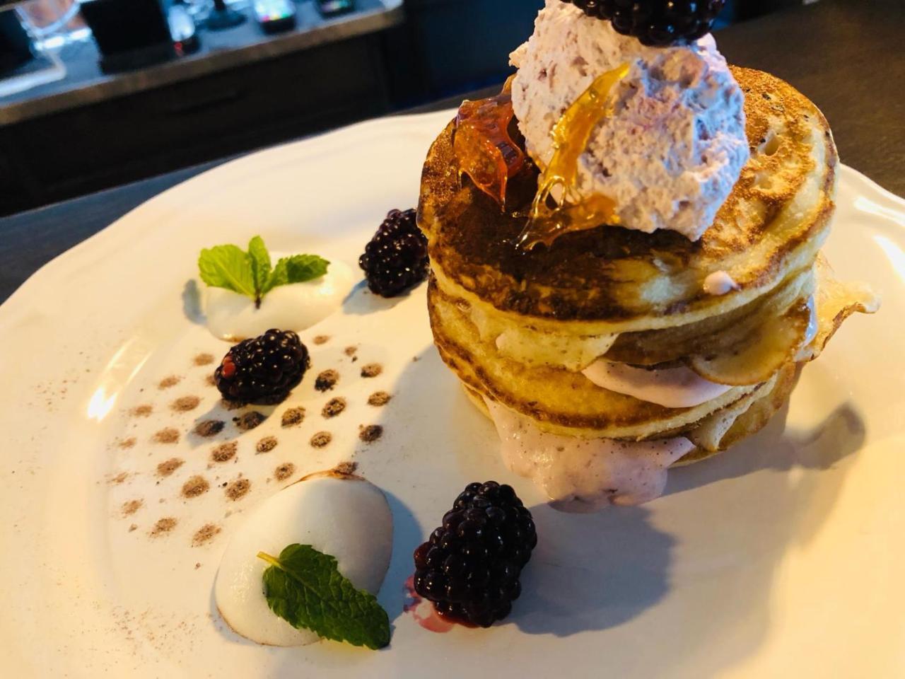 Penzion A Restauracia Hanisberg Krupina エクステリア 写真